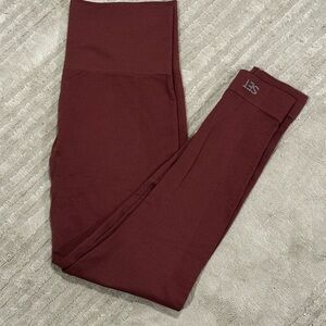 SET Active Maroon Leggings